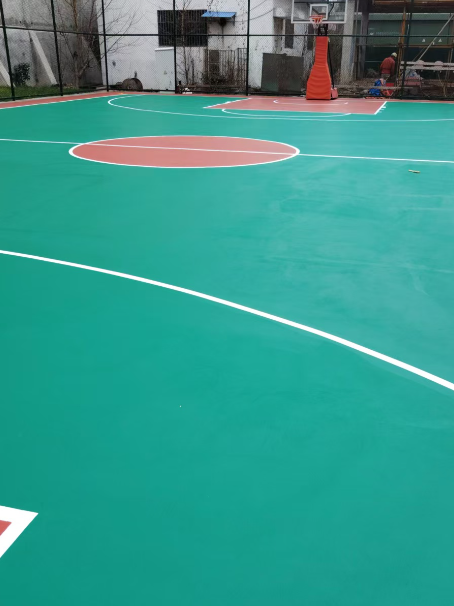 漳州 球场长期使用易出现地面开裂